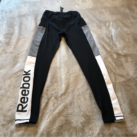 Reebok black gray white pocket logo workout pants Size XS - Picture 2 of 8